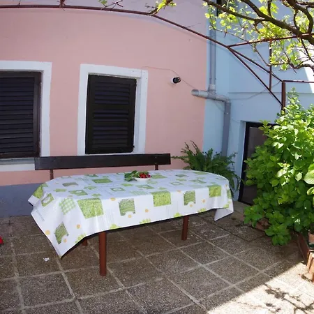Elena, Village Apartment Peresiji