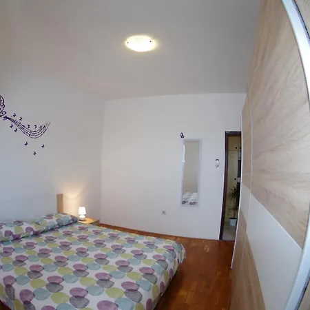 Elena, Village Appartement